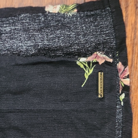 Volcom Black Dark Floral Midi Skirt - Picture 4 of 6